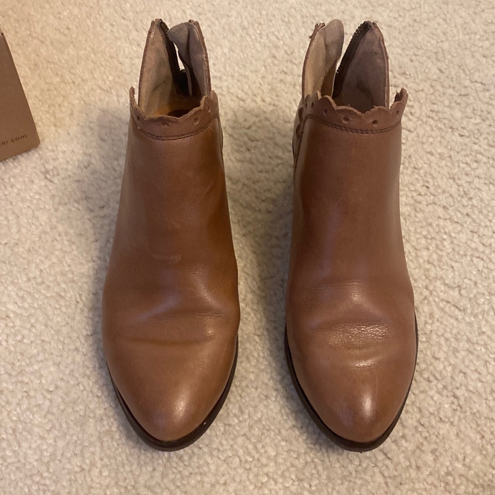 Latigo size 6.5 booties